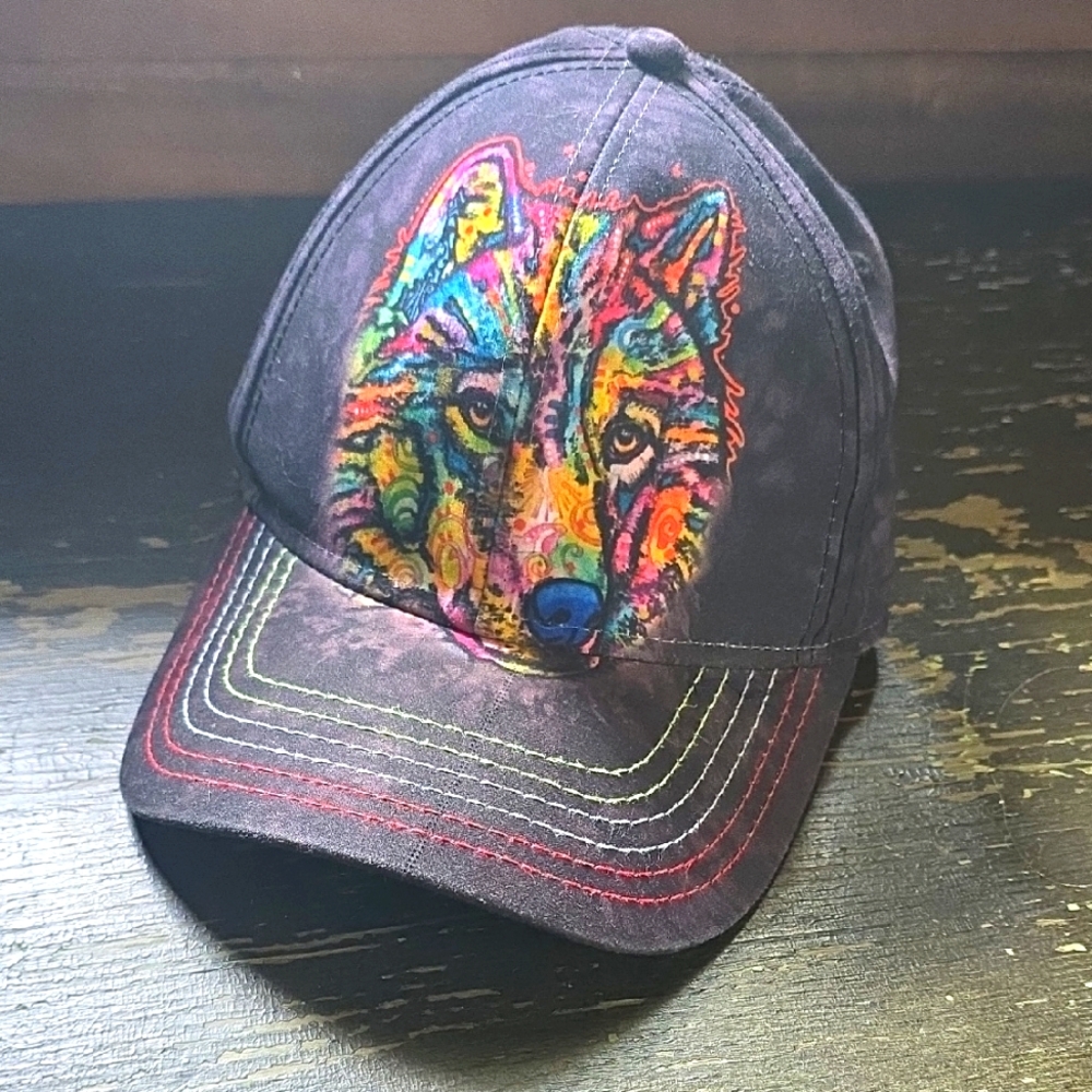 The MOUNTAIN Wolf Baseball Cap